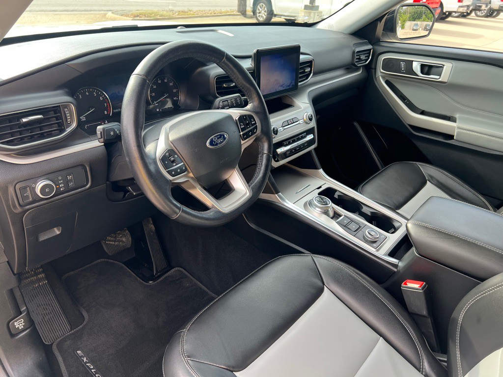 2022 Ford Explorer Image 25