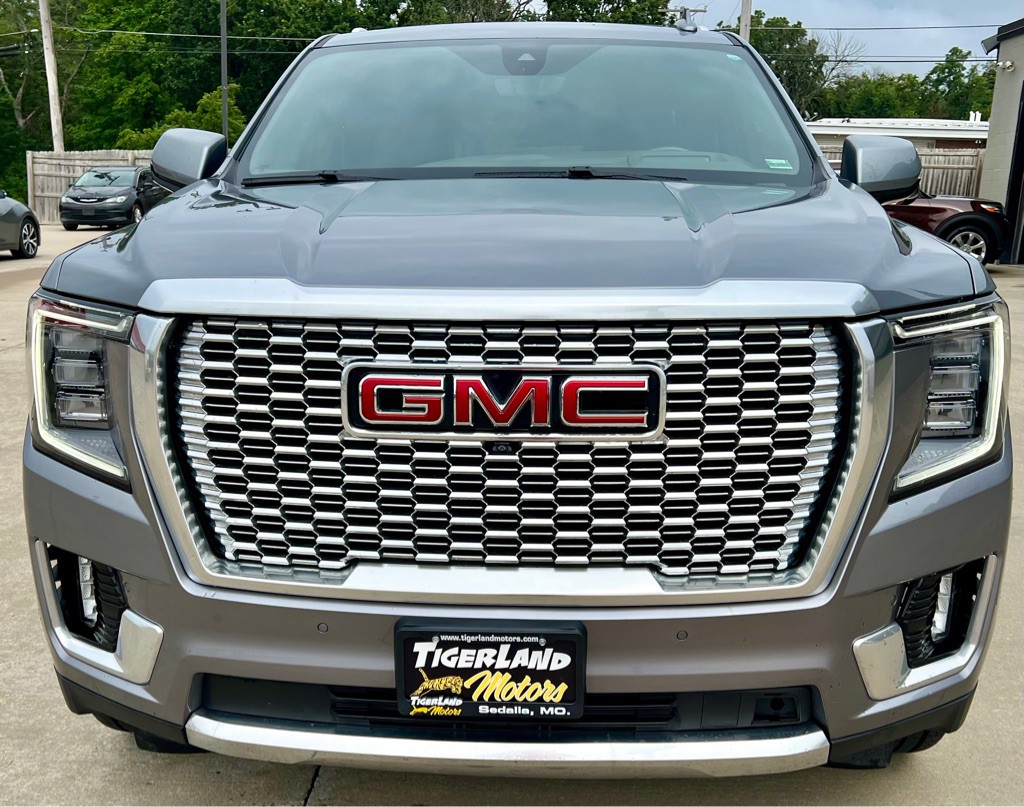 2021 GMC Yukon Image 2