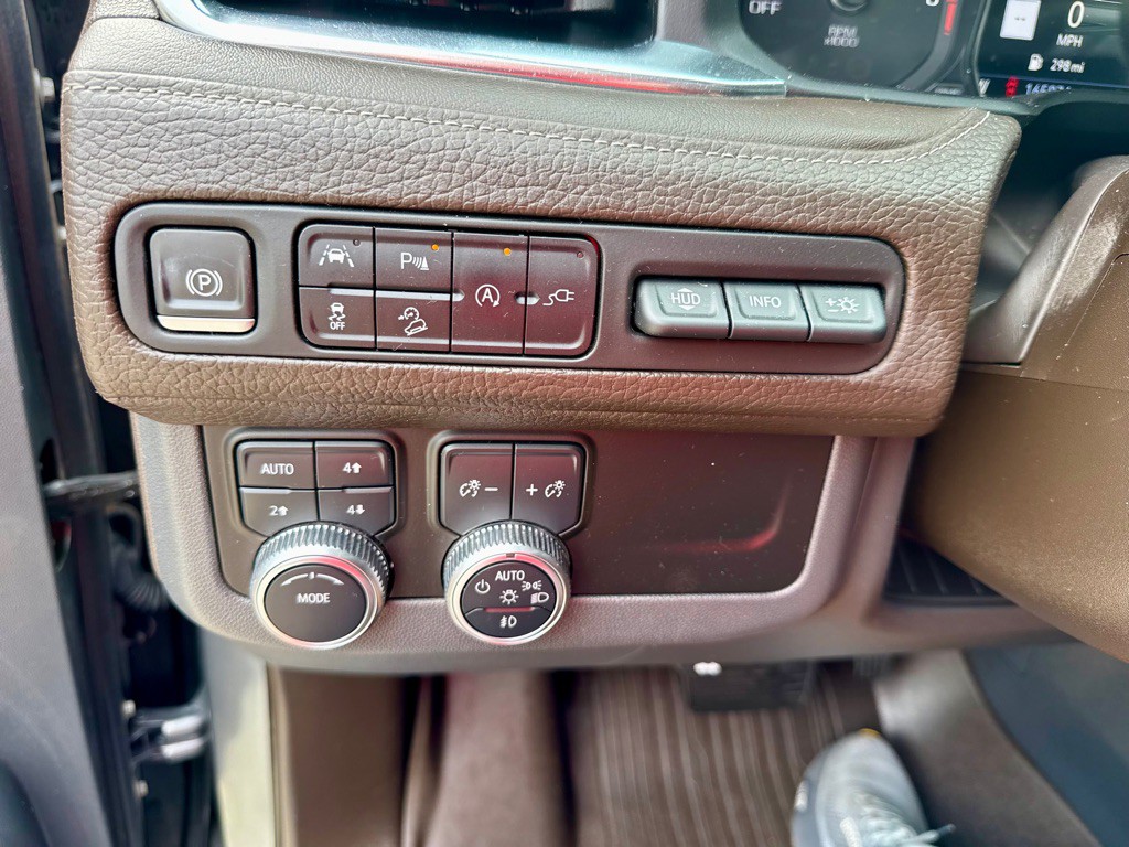 2021 GMC Yukon Image 16