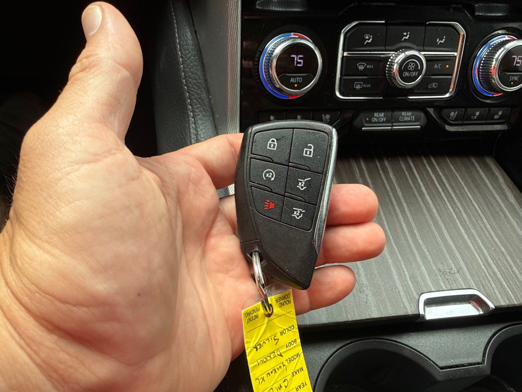 2021 GMC Yukon Image 25
