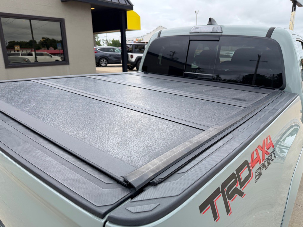 2022 Toyota Tacoma Image 18
