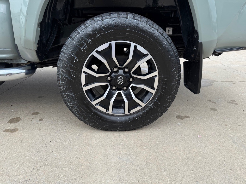 2022 Toyota Tacoma Image 21