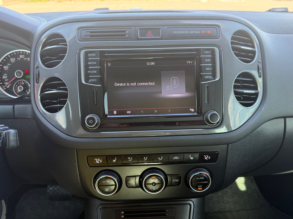 2017 Volkswagen Tiguan Image 25