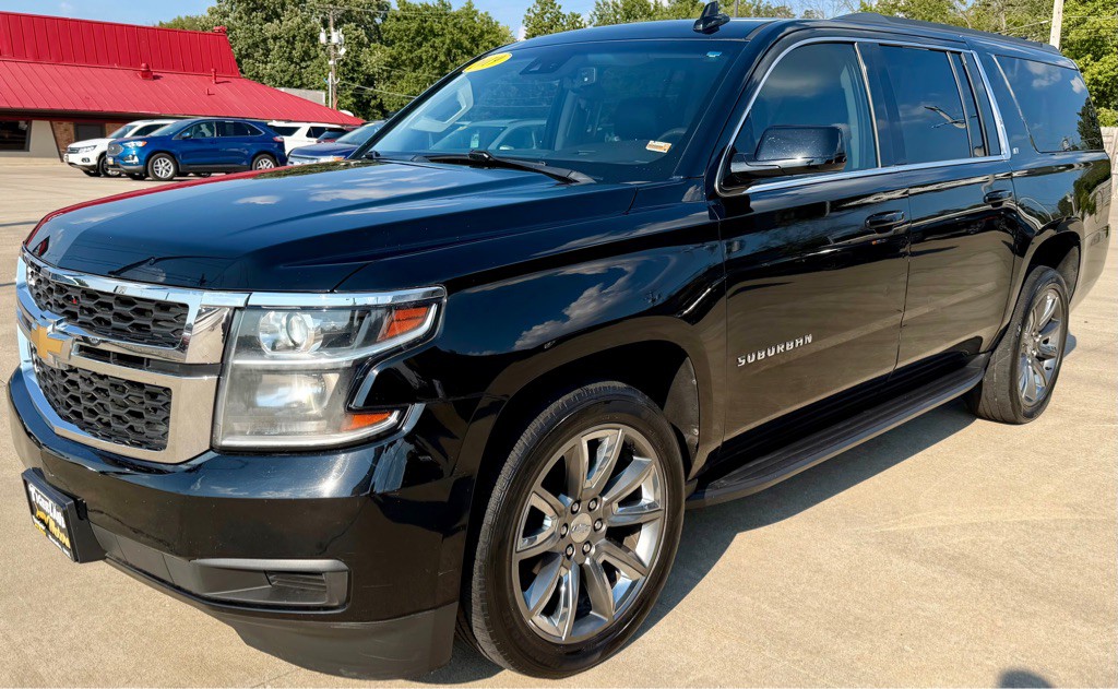 2019 Chevrolet Suburban Image 3