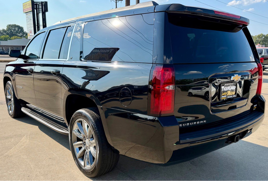 2019 Chevrolet Suburban Image 5