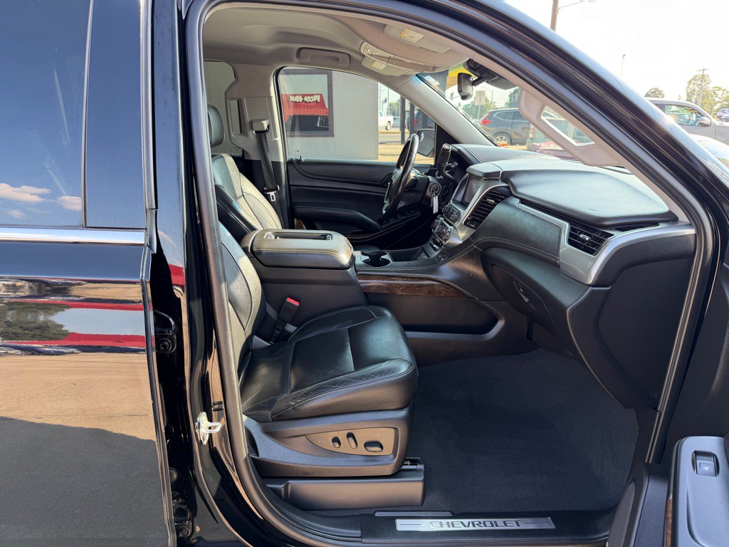 2019 Chevrolet Suburban Image 11