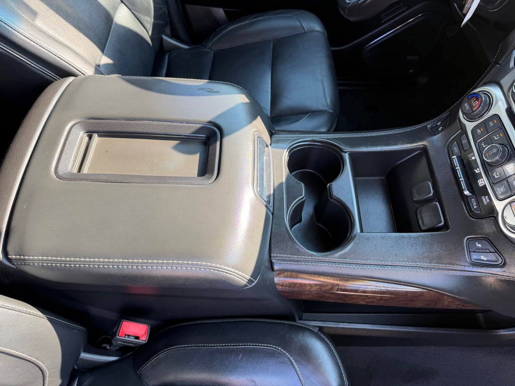 2019 Chevrolet Suburban Image 13