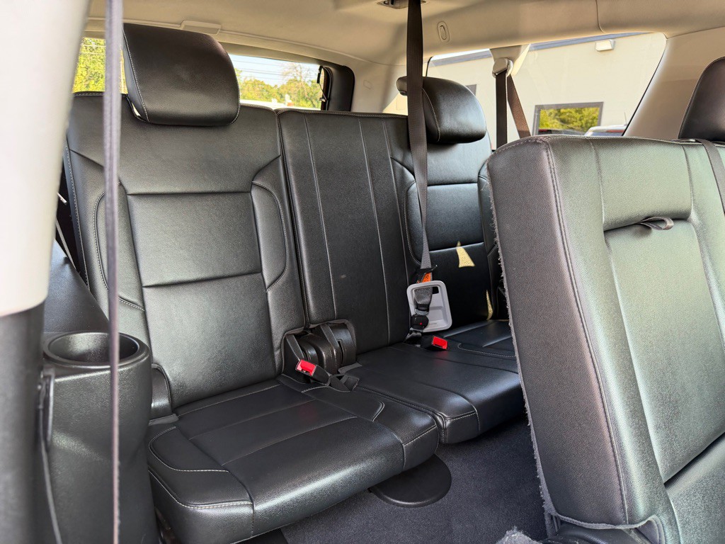 2019 Chevrolet Suburban Image 16