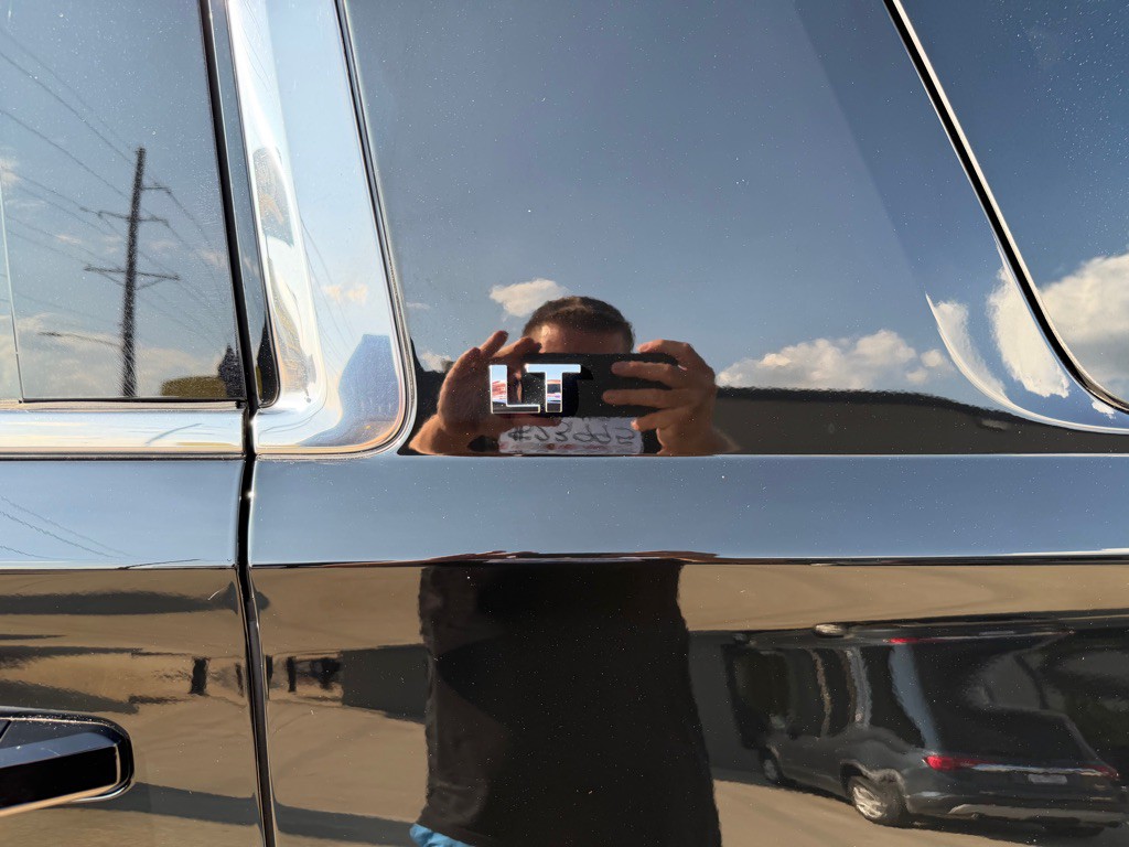 2019 Chevrolet Suburban Image 21