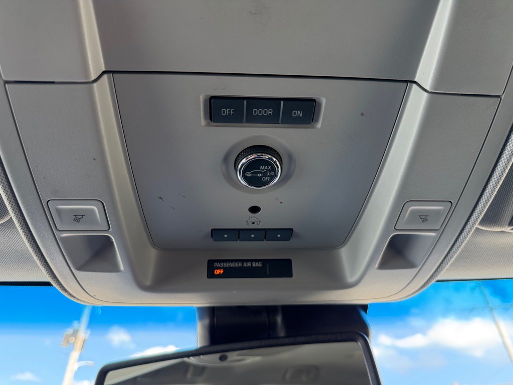 2019 Chevrolet Suburban Image 29