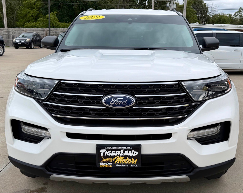 2021 Ford Explorer Image 2