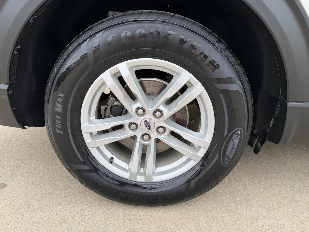2021 Ford Explorer Image 9