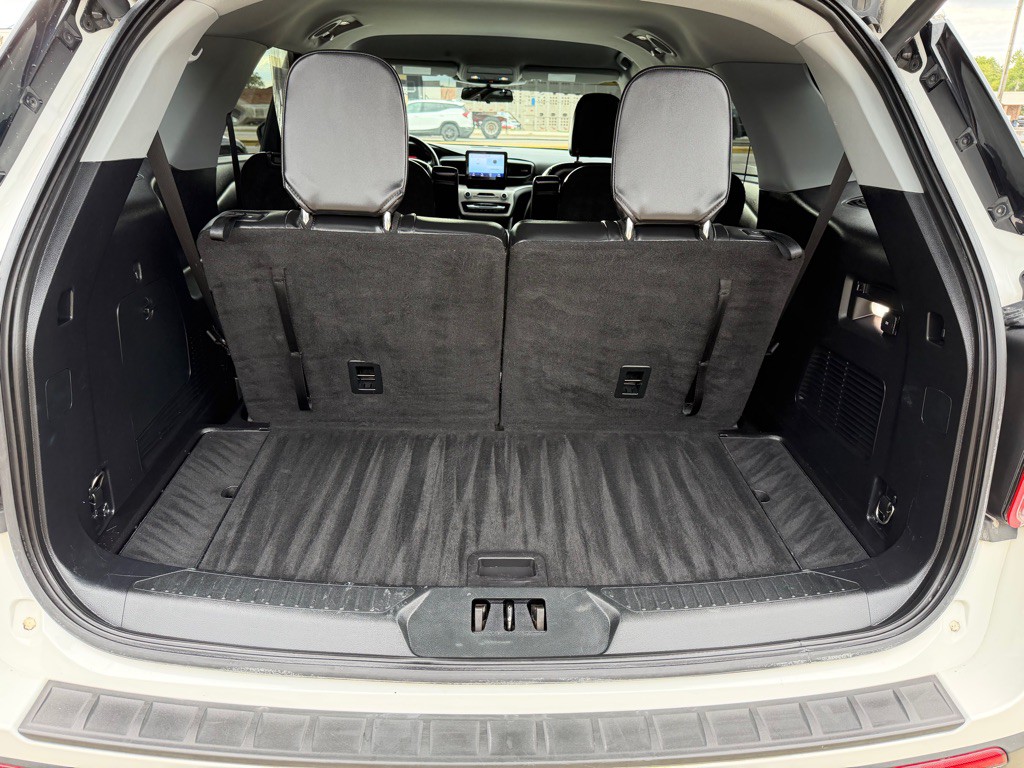 2021 Ford Explorer Image 21