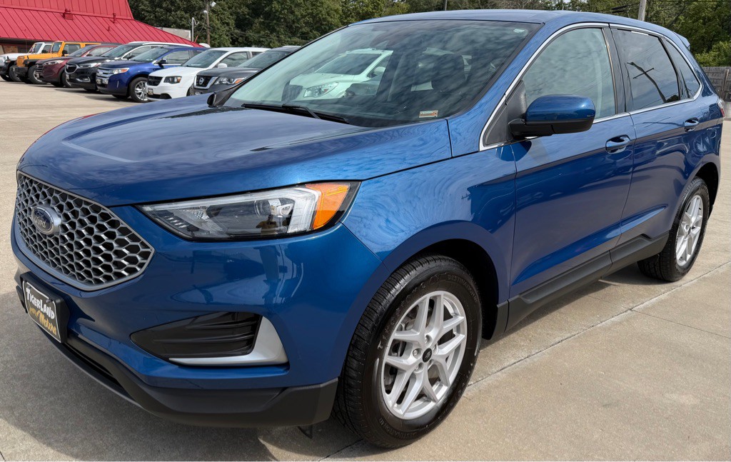 2023 Ford Edge Image 3