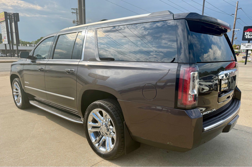 2016 GMC Yukon Image 6