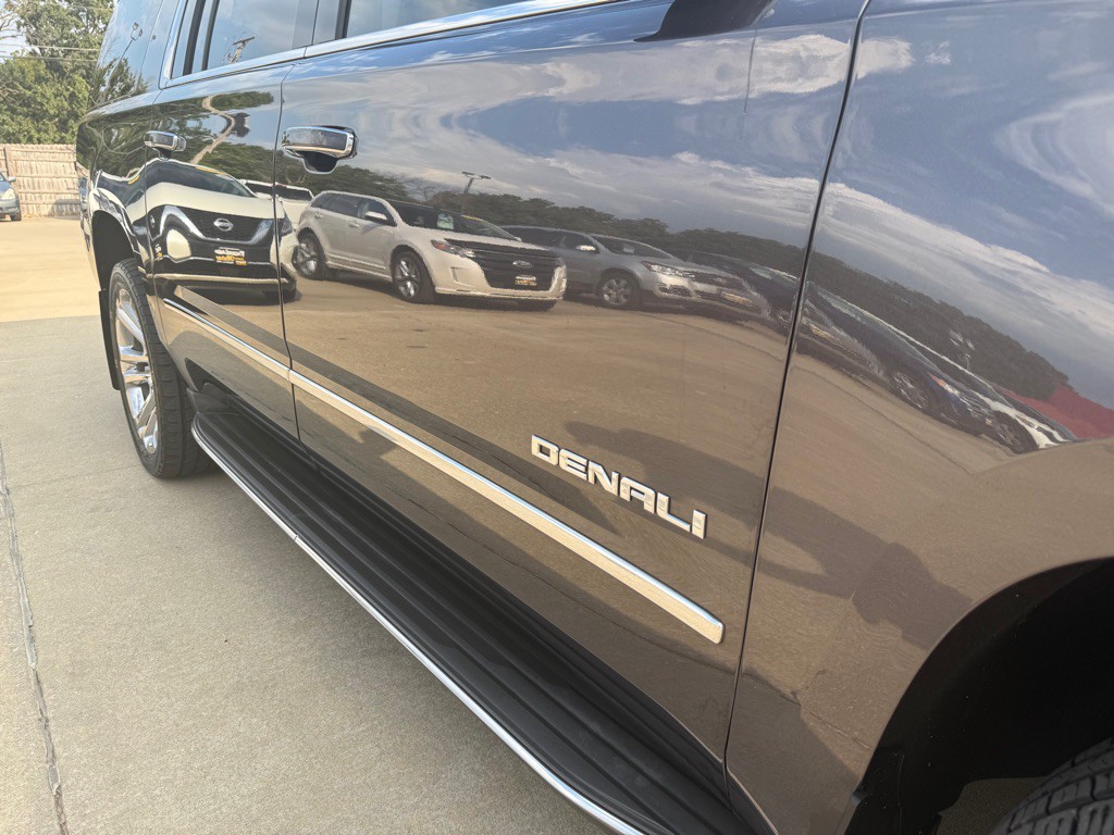 2016 GMC Yukon Image 11