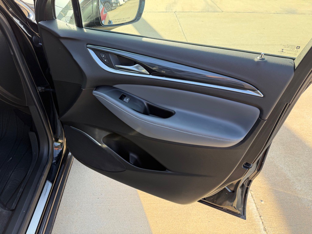 2018 Buick Enclave Image 11