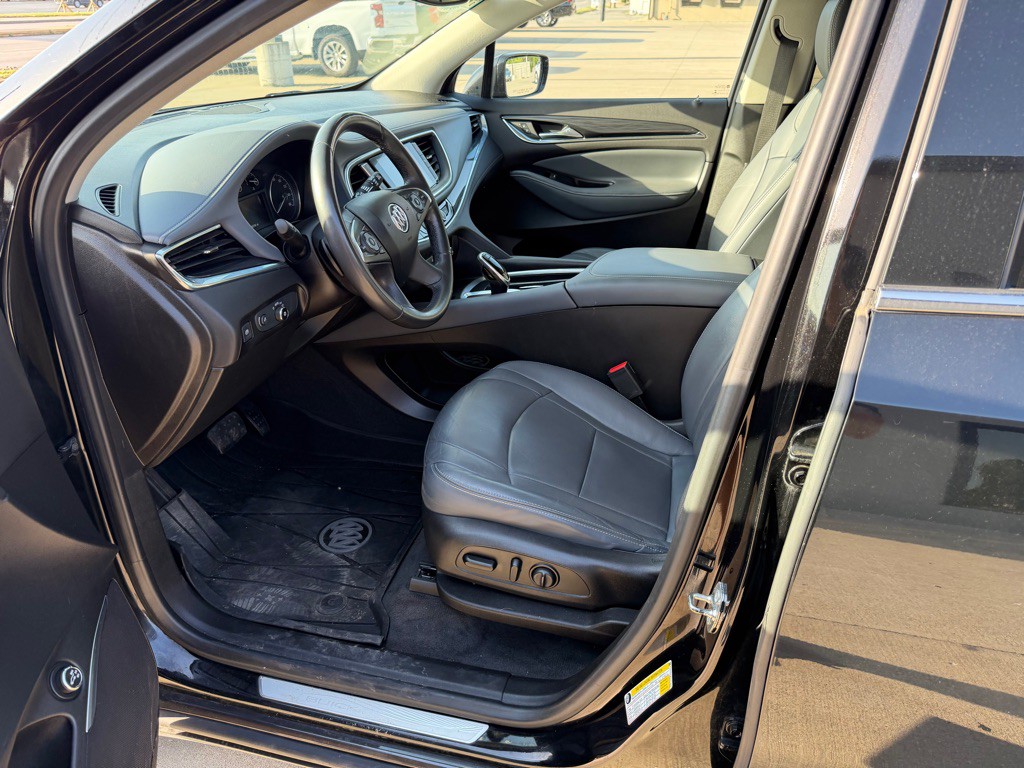 2018 Buick Enclave Image 18