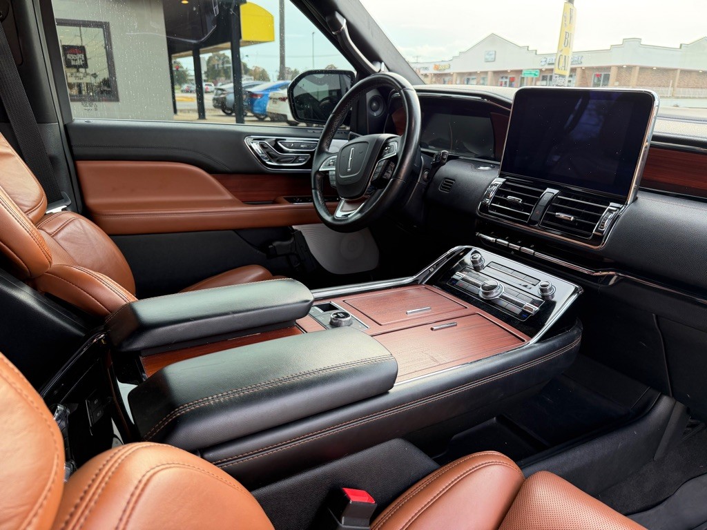 2020 Lincoln Navigator Image 9
