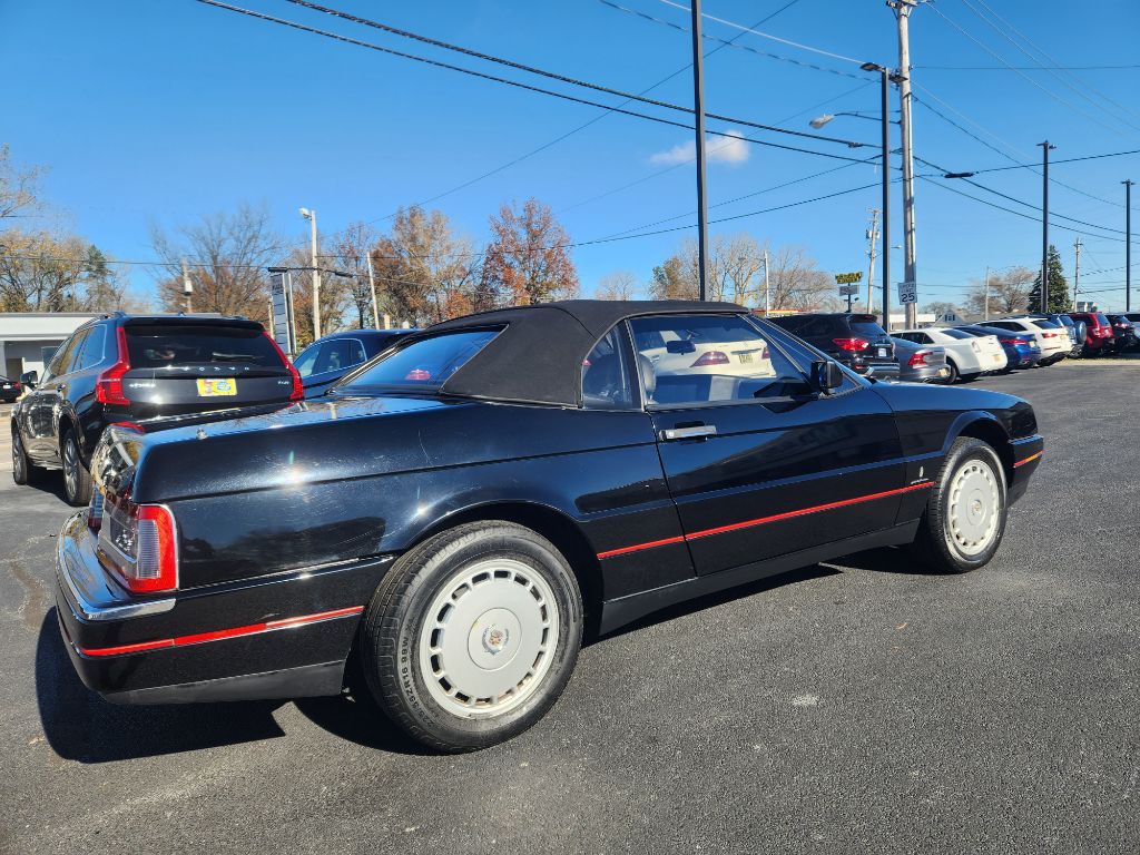 1992 Cadillac Allante Image 3