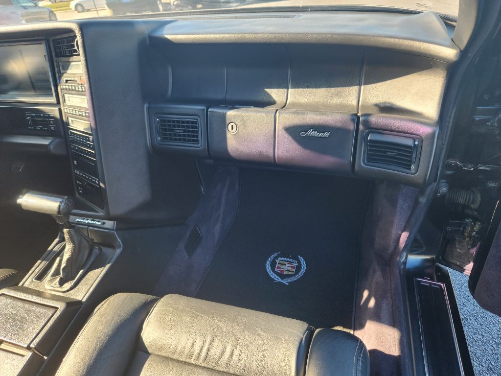 1992 Cadillac Allante Image 32