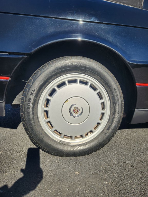 1992 Cadillac Allante Image 9
