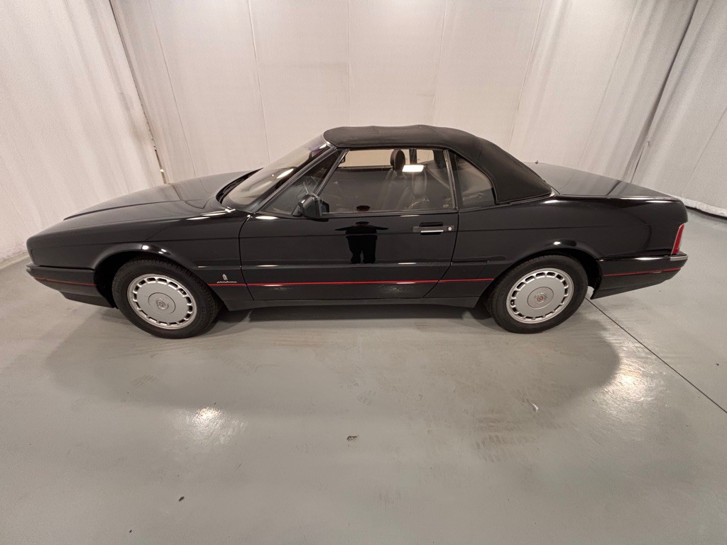 1992 Cadillac Allante Image 8