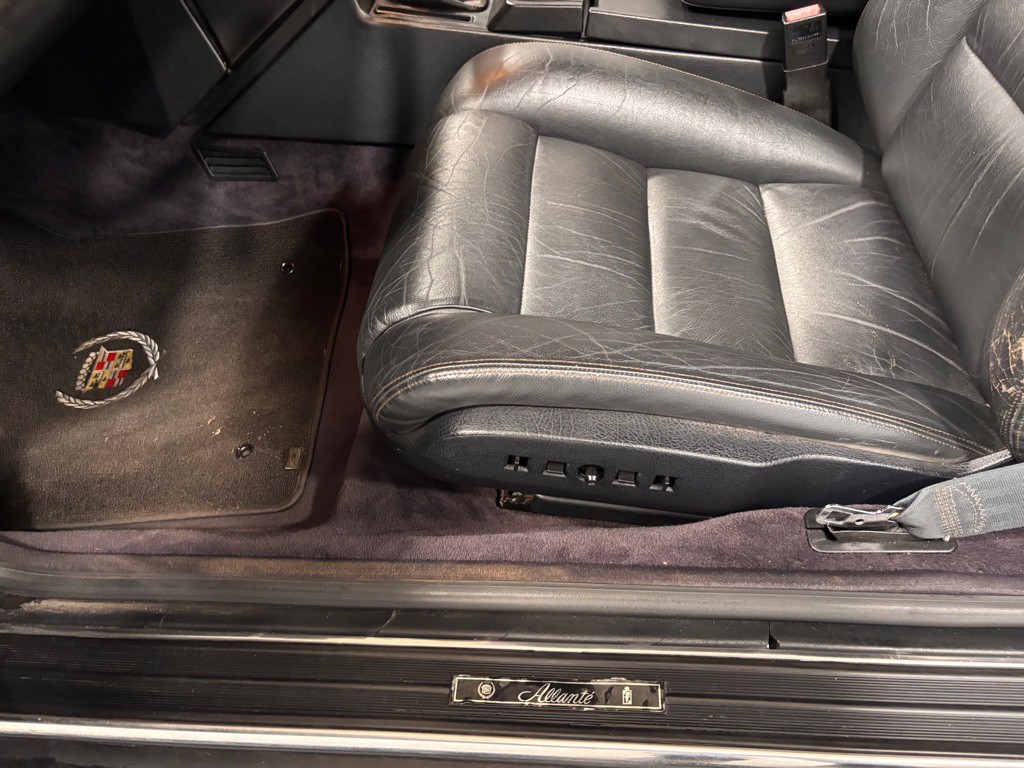 1992 Cadillac Allante Image 10
