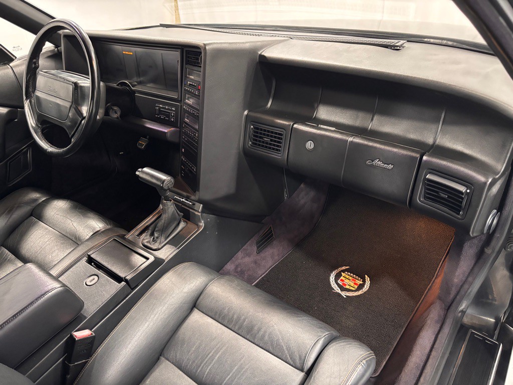 1992 Cadillac Allante Image 16