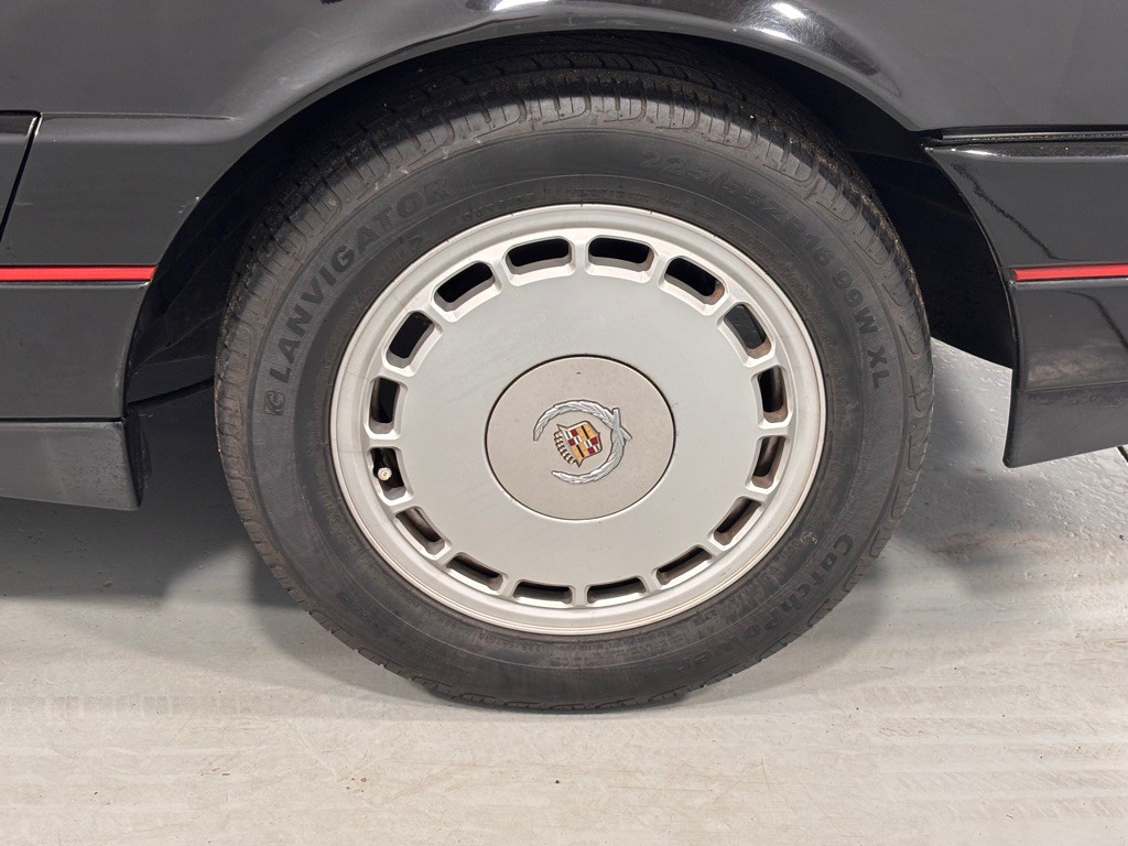 1992 Cadillac Allante Image 24