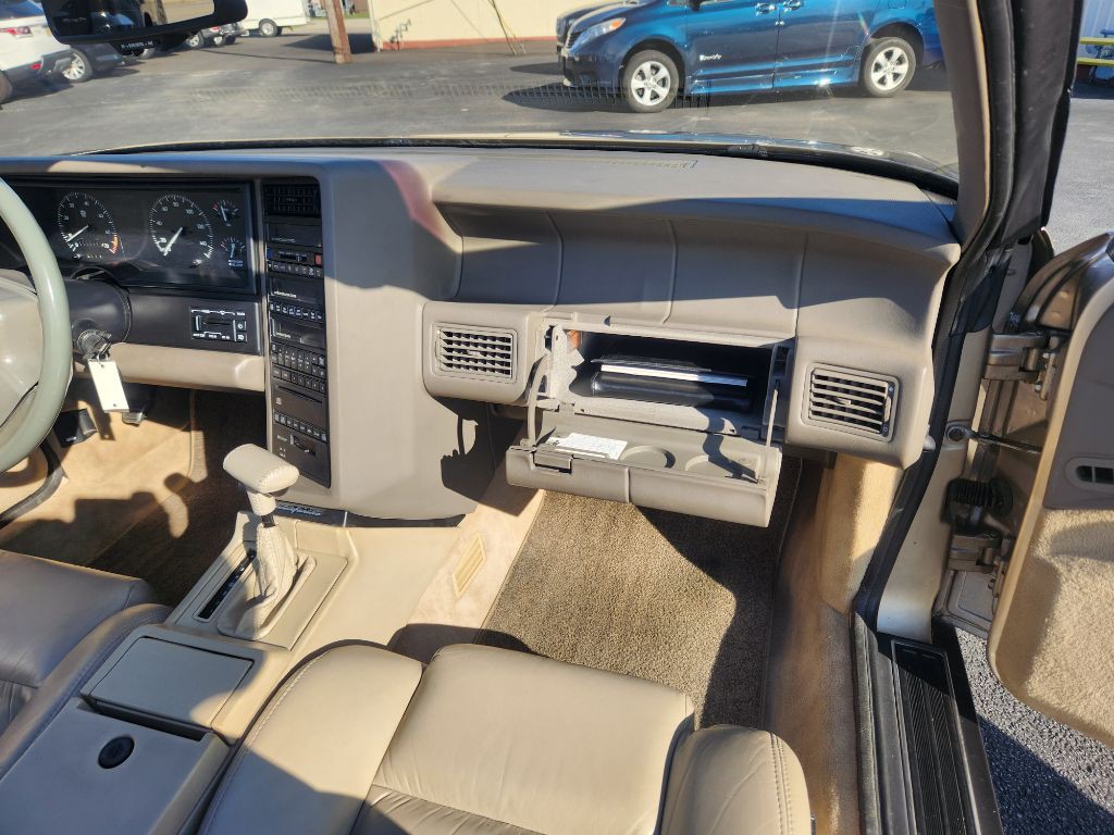 1993 Cadillac Allante Image 22
