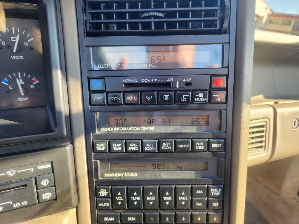 1993 Cadillac Allante Image 24