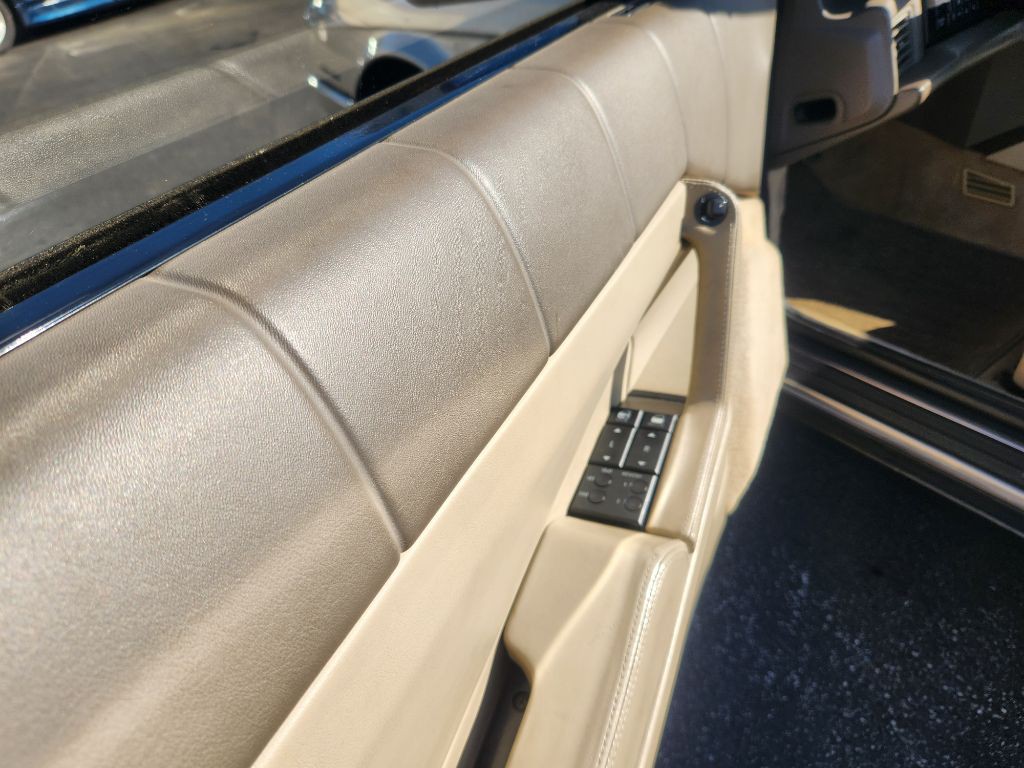 1993 Cadillac Allante Image 27