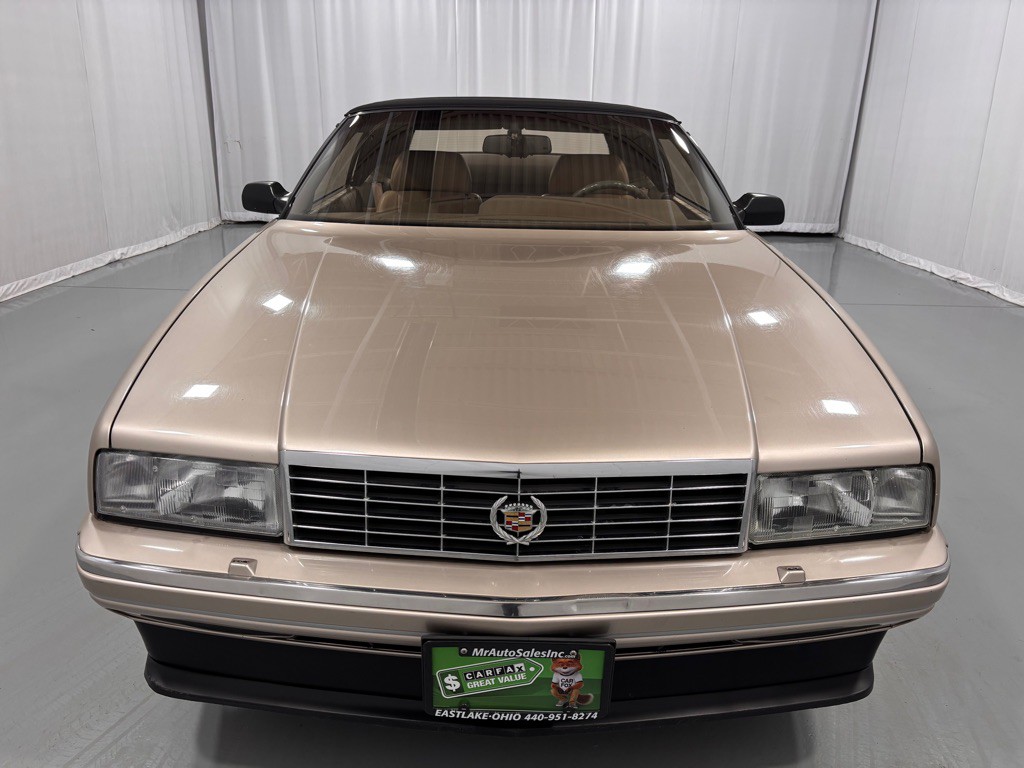 1993 Cadillac Allante Image 2