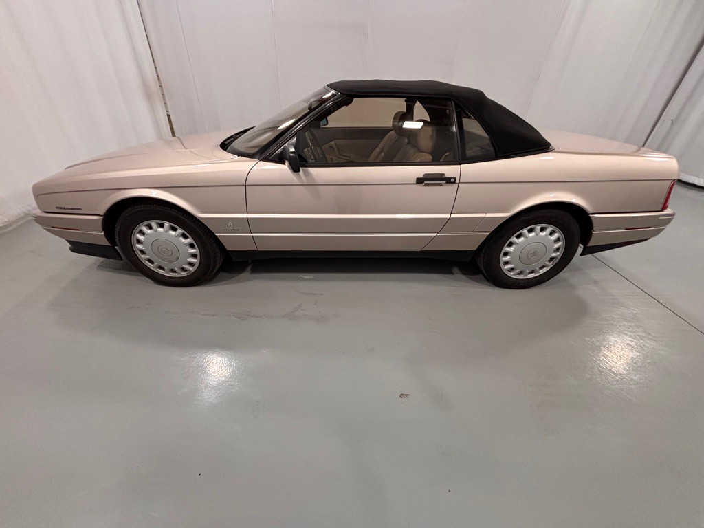 1993 Cadillac Allante Image 8