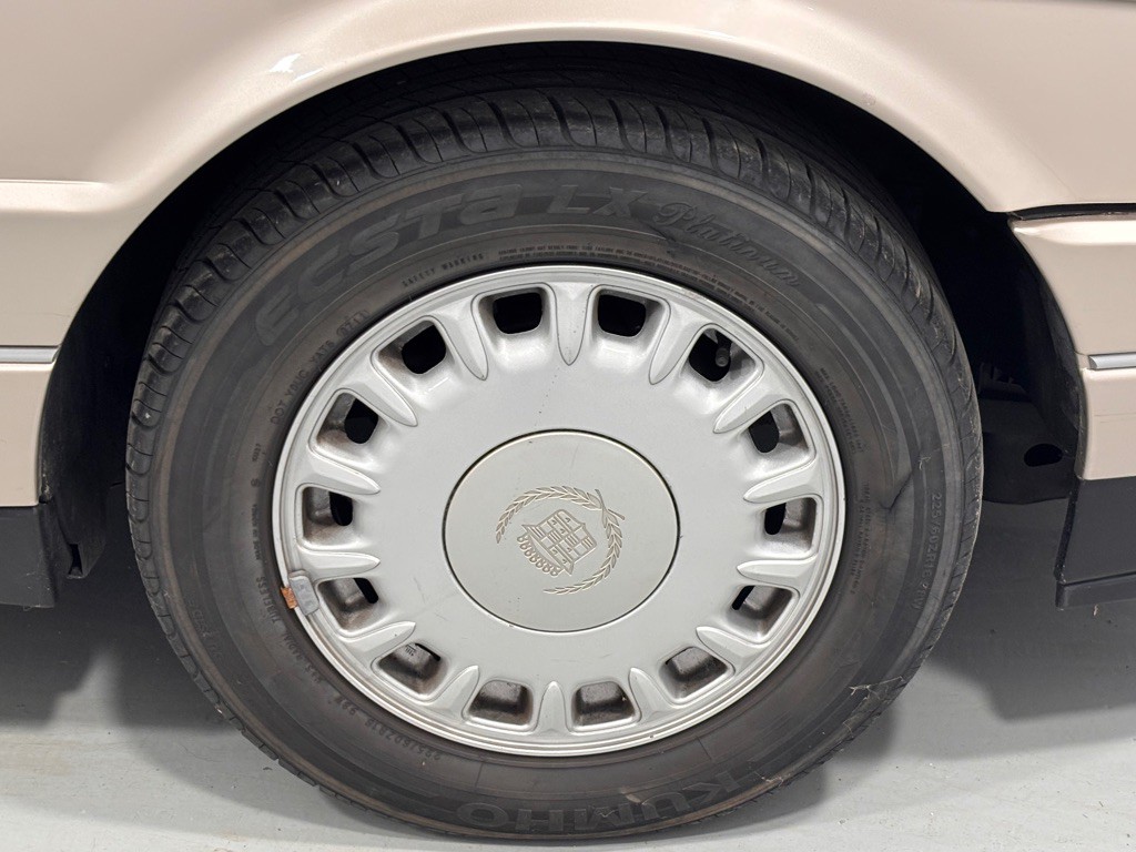 1993 Cadillac Allante Image 25