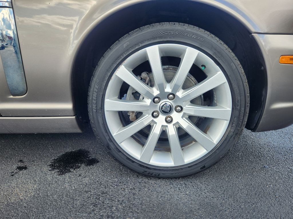 2008 Jaguar Vandenplas Image 9