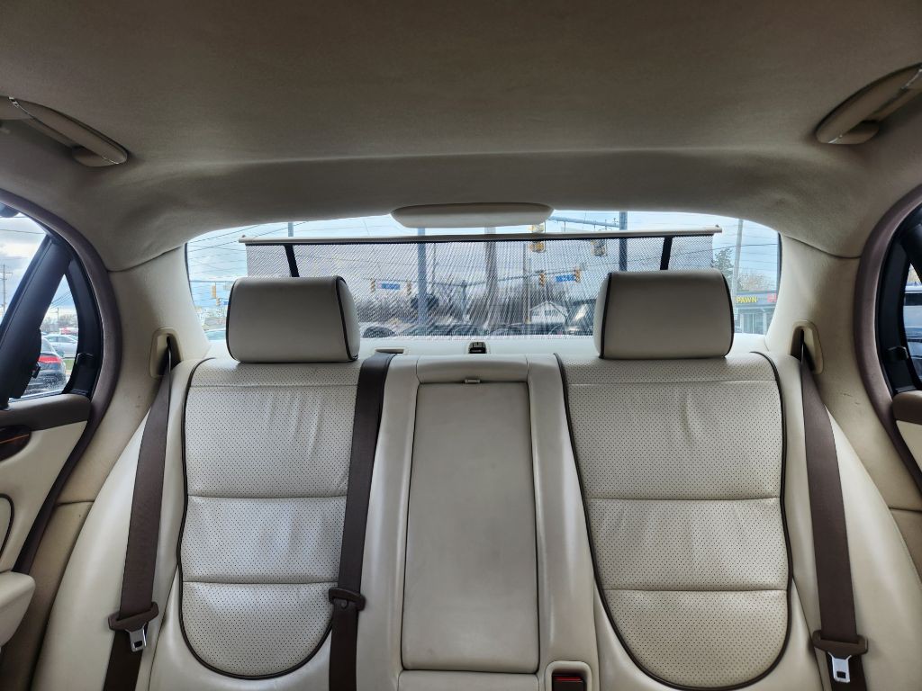 2008 Jaguar Vandenplas Image 18