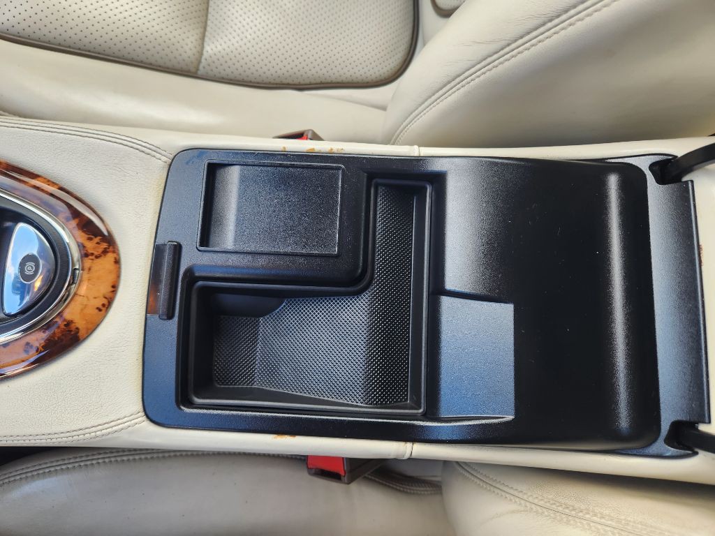 2008 Jaguar Vandenplas Image 30