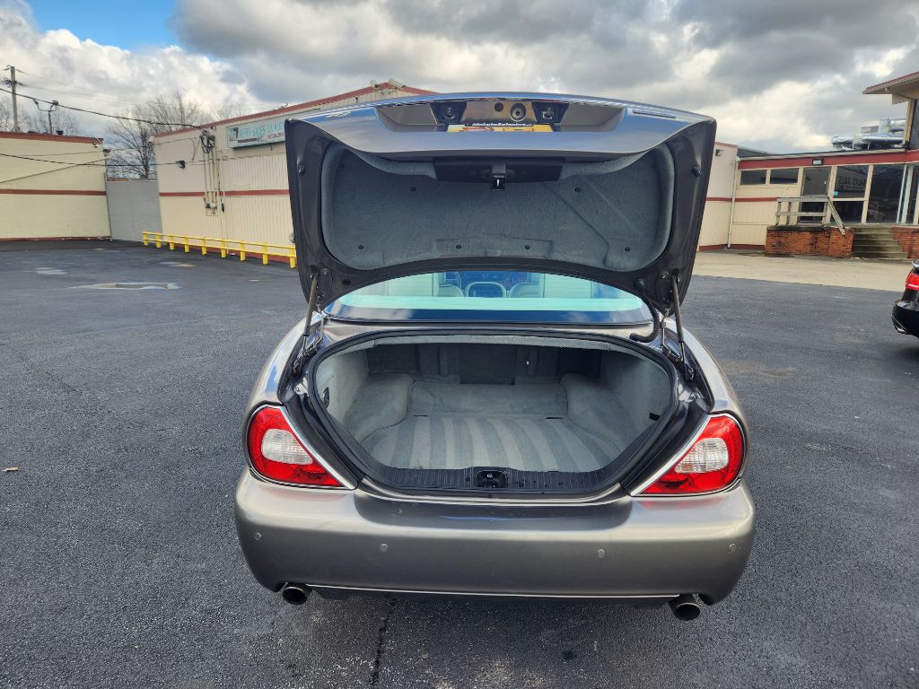 2008 Jaguar Vandenplas Image 35