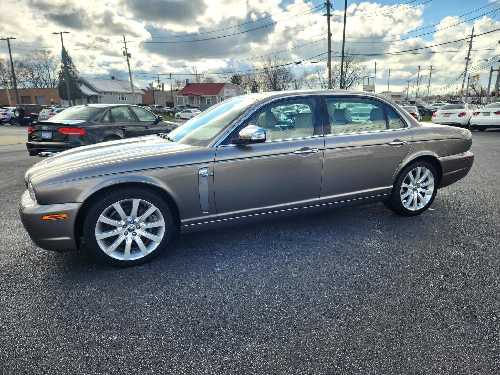 2008 Jaguar Vandenplas Image 1
