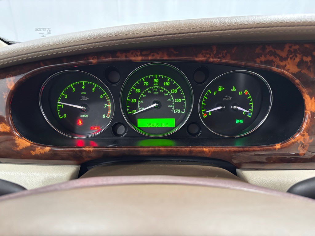 2008 Jaguar Vandenplas Image 15