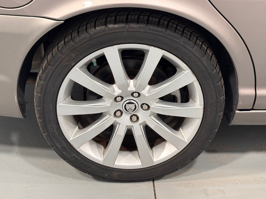 2008 Jaguar Vandenplas Image 33