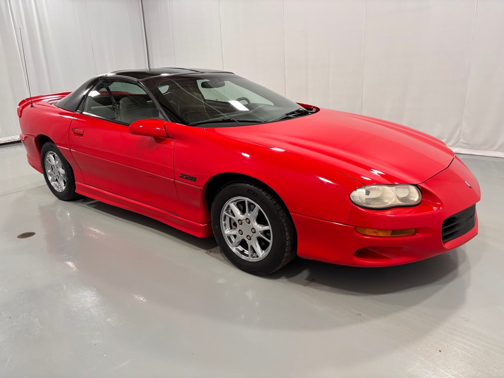 2001 Chevrolet Camaro Image 3