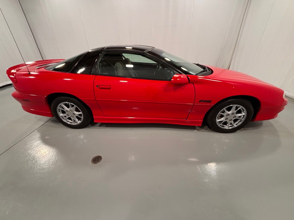 2001 Chevrolet Camaro Image 4