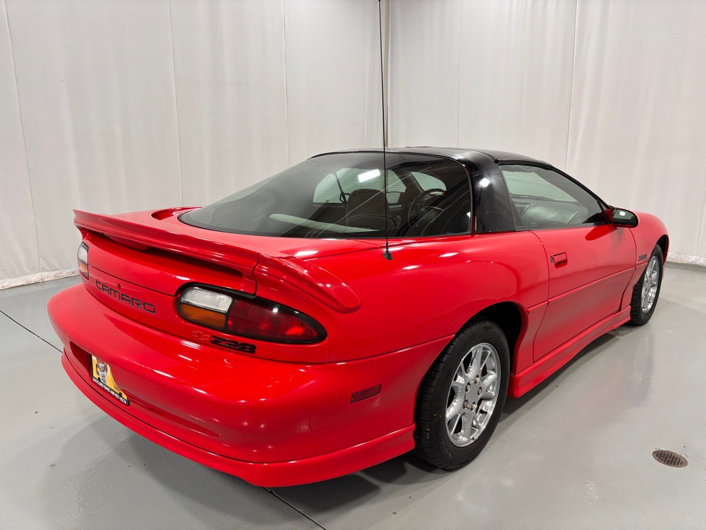 2001 Chevrolet Camaro Image 5