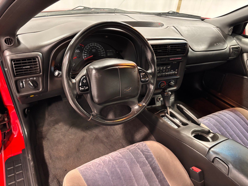 2001 Chevrolet Camaro Image 9