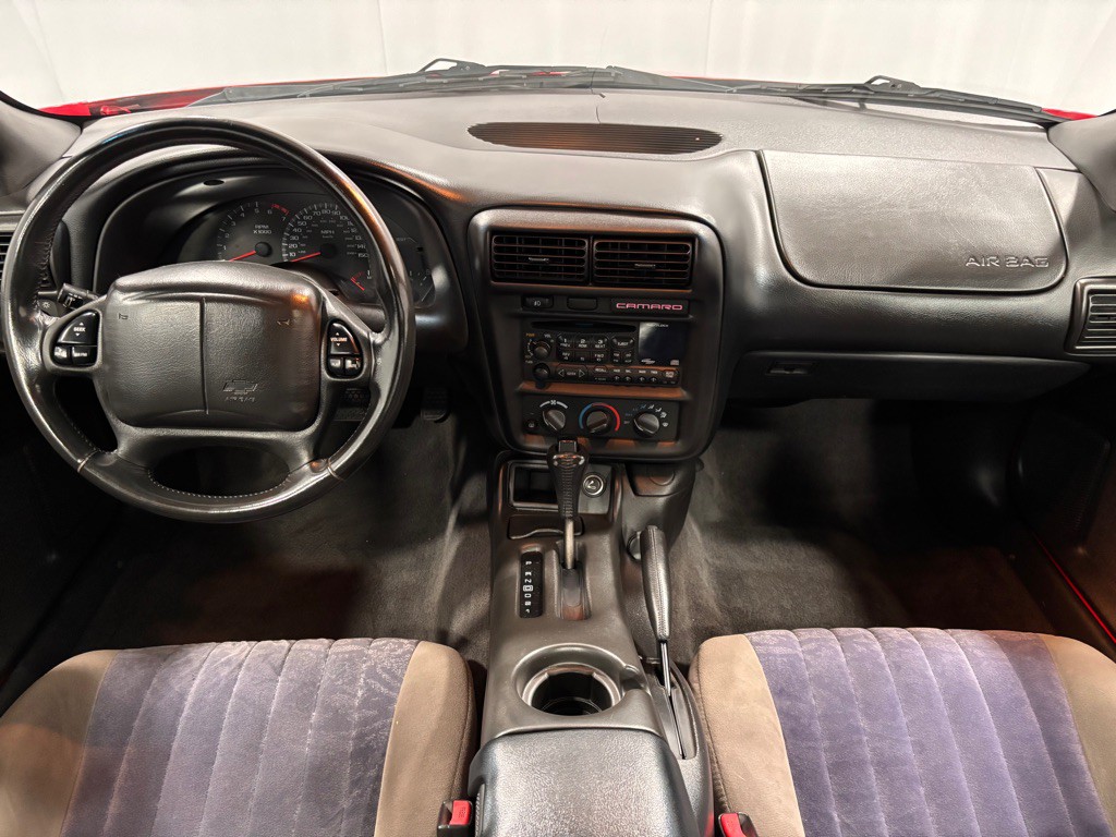 2001 Chevrolet Camaro Image 10