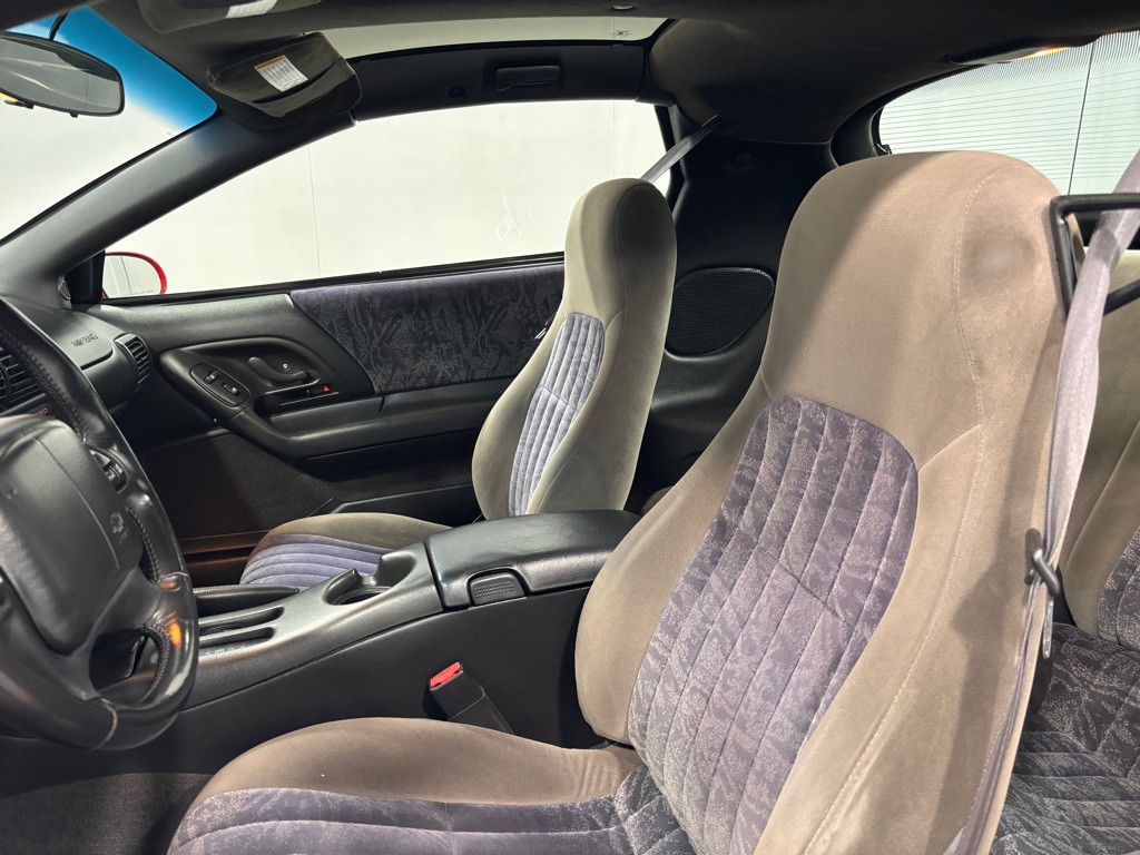 2001 Chevrolet Camaro Image 12