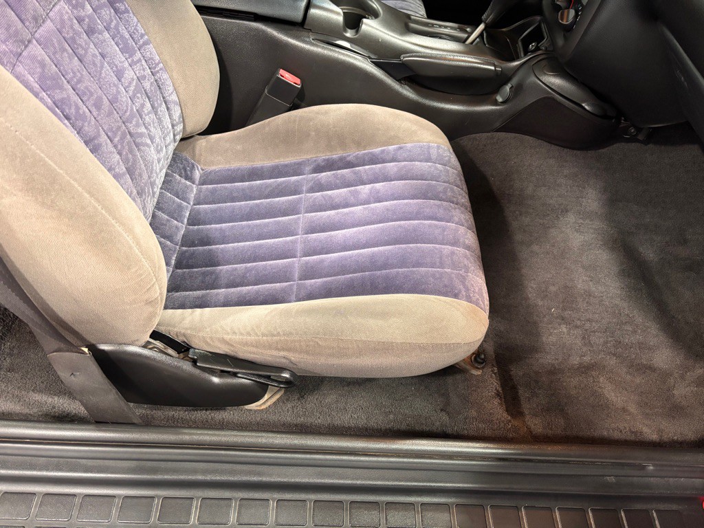 2001 Chevrolet Camaro Image 18